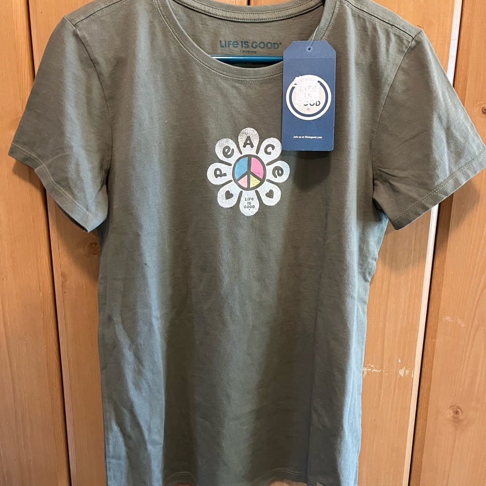 Life is Good Crusher T Rainbow Peace sign Size M